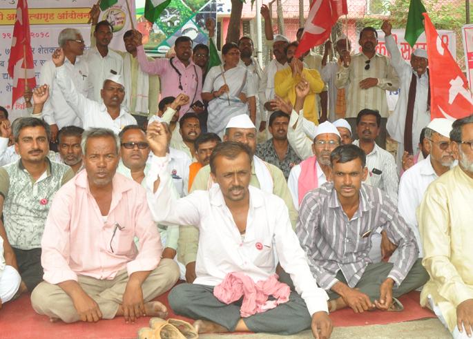 One day food for food donors in Beed is abandoned | बीडमध्ये अन्नदात्यांसाठी एक दिवस अन्नत्याग