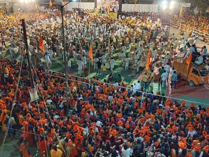 Shiva-lovers flocked, eyes crossed | शिवप्रेमींची गर्दी, डोळ्यांचे पारणे फिटले Shiva-lovers flocked, eyes crossed | शिवप्रेमींची गर्दी, डोळ्यांचे पारणे फिटले