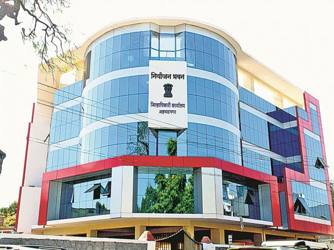 R. B. New Collector of Bhosale Nagar | आर. बी. भोसले नगरचे नवे जिल्हाधिकारी R. B. New Collector of Bhosale Nagar | आर. बी. भोसले नगरचे नवे जिल्हाधिकारी