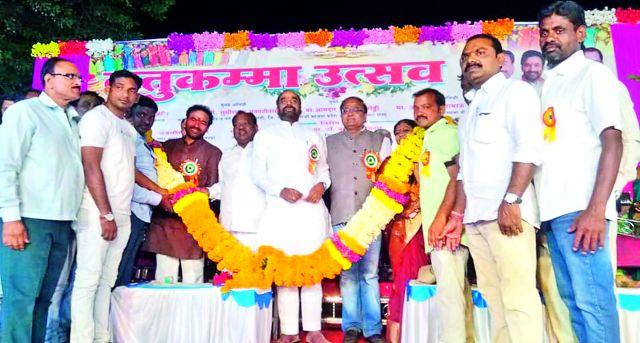 Girls should take Ashutung Bharari | मुलींनी उत्तुंग भरारी घ्यावी Girls should take Ashutung Bharari | मुलींनी उत्तुंग भरारी घ्यावी