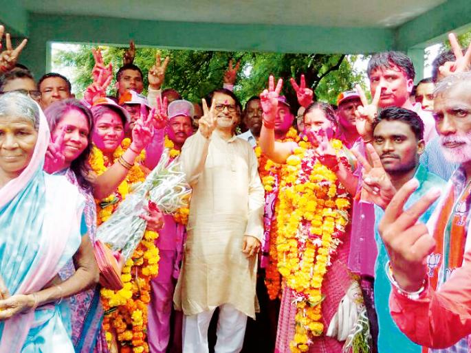 Vijayalakshmi Doe, President of Gadchandur city | गडचांदूरच्या नगराध्यक्षपदी विजयालक्ष्मी डोहे Vijayalakshmi Doe, President of Gadchandur city | गडचांदूरच्या नगराध्यक्षपदी विजयालक्ष्मी डोहे