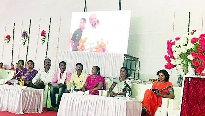 Good marketing leads to saving groups | उत्तम मार्केटिंग देणार बचत गटांना बळकटी Good marketing leads to saving groups | उत्तम मार्केटिंग देणार बचत गटांना बळकटी