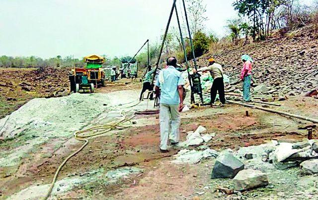 The irrigation project started in the taluka will start | तालुक्यातील रखडलेले सिंचन प्रकल्प लागले मार्गी The irrigation project started in the taluka will start | तालुक्यातील रखडलेले सिंचन प्रकल्प लागले मार्गी