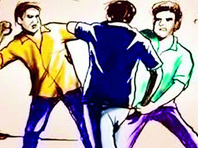 Jumped into two groups out of political hatred | राजकीय द्वेशातून दोन गटात जुंपली