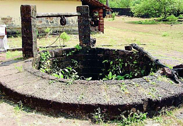 12 villages are still thirsty | १२ गावे अजूनही तहानलेलीच 12 villages are still thirsty | १२ गावे अजूनही तहानलेलीच