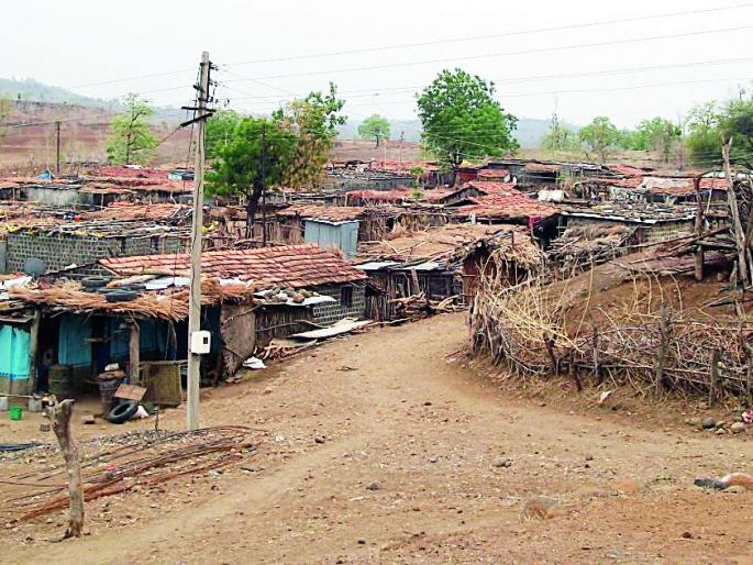 Farmer's fate for land ownership rights | जमिनीच्या मालकी हक्कांसाठी शेतकऱ्याची फरफट Farmer's fate for land ownership rights | जमिनीच्या मालकी हक्कांसाठी शेतकऱ्याची फरफट