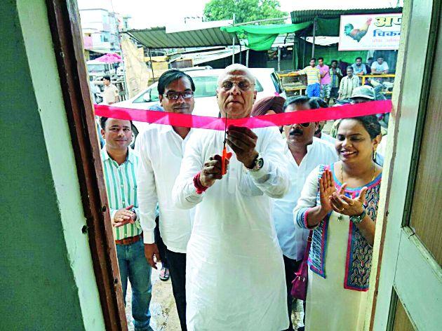 Majority in the development of Ballarpur city due to Guardian Minister | पालकमंत्र्यांमुळे बल्लारपूर शहर विकासात अग्रस्थानी Majority in the development of Ballarpur city due to Guardian Minister | पालकमंत्र्यांमुळे बल्लारपूर शहर विकासात अग्रस्थानी