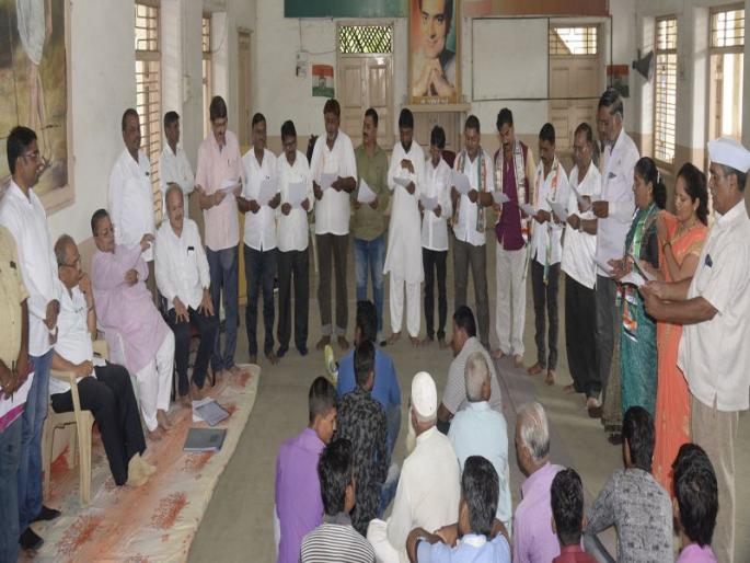 Congress campaigning in Jalgaon takes oath of transparency | जळगावात पारदर्शक कामकाजाची शपथ घेत काँग्रेसच्या प्रचाराची सुरुवात Congress campaigning in Jalgaon takes oath of transparency | जळगावात पारदर्शक कामकाजाची शपथ घेत काँग्रेसच्या प्रचाराची सुरुवात