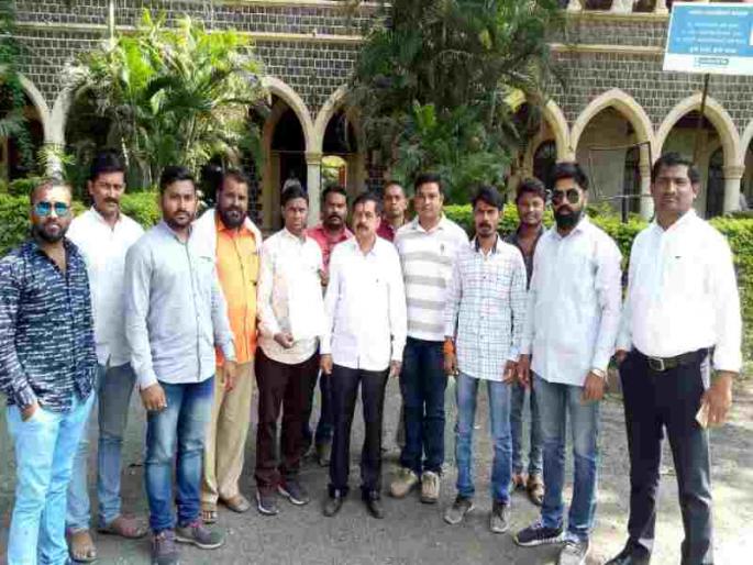 Shiv Sena offensive from uncleanness in 'civil' | ‘सिव्हील’मधील अस्वच्छतेवरून शिवसेना आक्रमक  Shiv Sena offensive from uncleanness in 'civil' | ‘सिव्हील’मधील अस्वच्छतेवरून शिवसेना आक्रमक