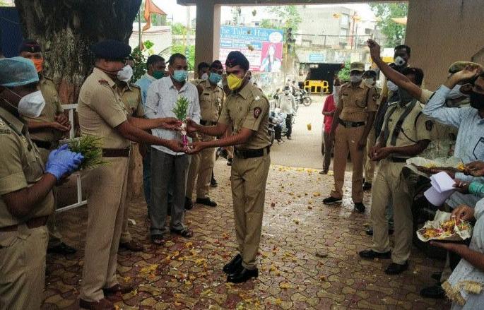 7 policemen on duty while 'encountering' Corona | कोरोनाचा ‘एन्काऊंटर’ करीत ७ पोलीस कर्तव्यावर 7 policemen on duty while 'encountering' Corona | कोरोनाचा ‘एन्काऊंटर’ करीत ७ पोलीस कर्तव्यावर