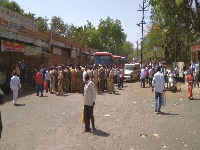 The blood of the youth group in Dhule | धुळ्यात दोन गटातील वादात तरुणाचा खून The blood of the youth group in Dhule | धुळ्यात दोन गटातील वादात तरुणाचा खून