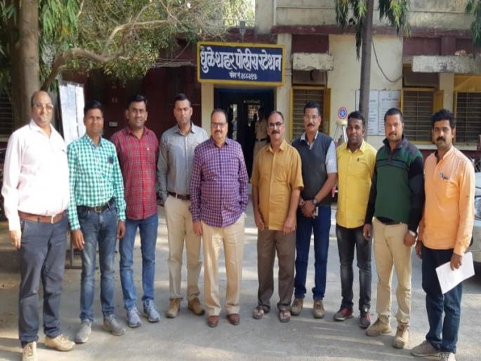 In just a few hours, the murderer murderer of mobile phones is running around the mobile | अवघ्या काही तासात मोबाईलवरुन पाळधीचा खुनी गजाआड