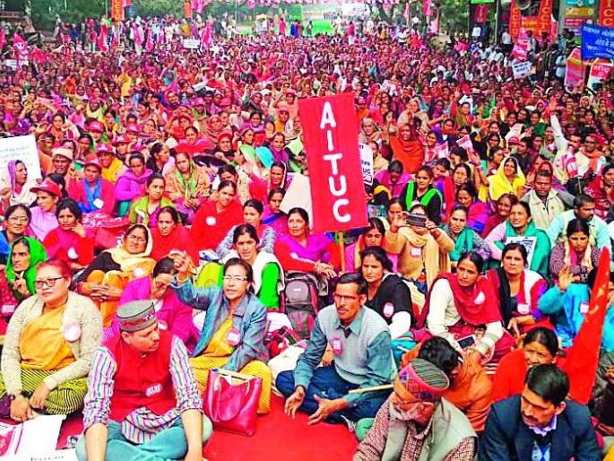 Government gross deficit slips | शासनाने केलेली मानधनवाढ तुटपुंजी Government gross deficit slips | शासनाने केलेली मानधनवाढ तुटपुंजी