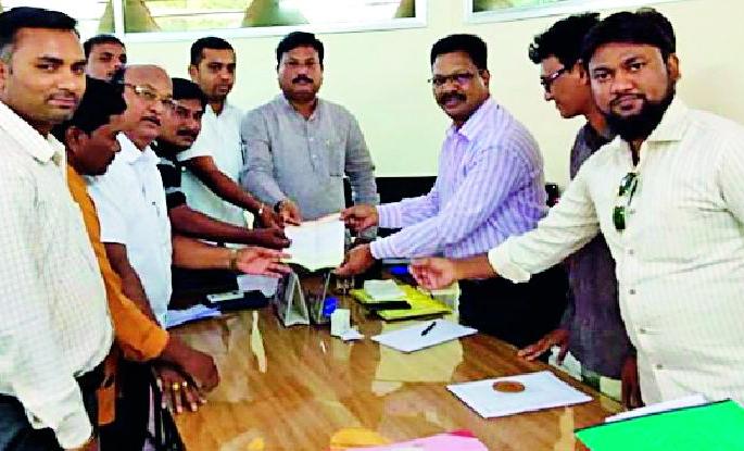 Repair the internal roads of Gadchiroli | गडचिरोलीतील अंतर्गत रस्ते दुरूस्त करा Repair the internal roads of Gadchiroli | गडचिरोलीतील अंतर्गत रस्ते दुरूस्त करा