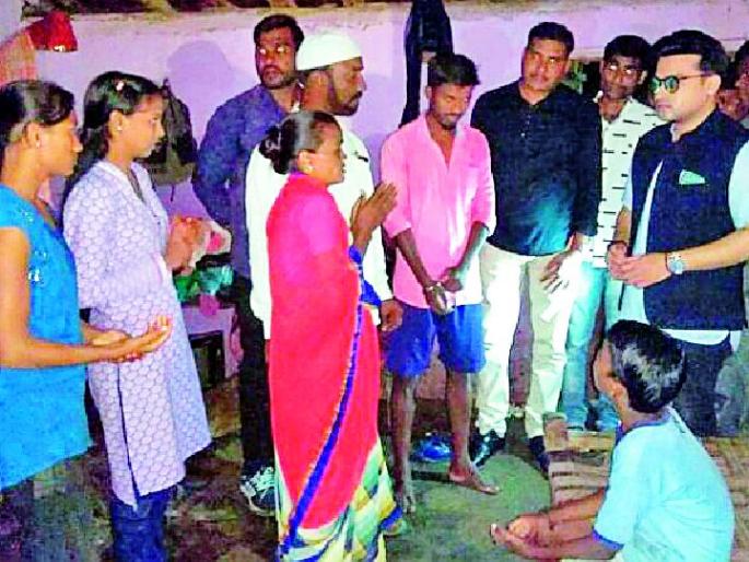 Inspection by flood affected areas by Guardian Minister | पूरग्रस्त भागाची पालकमंत्र्यांकडून पाहणी Inspection by flood affected areas by Guardian Minister | पूरग्रस्त भागाची पालकमंत्र्यांकडून पाहणी