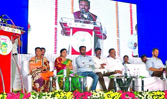 Nine thousand farmers visit the Agri festival | नऊ हजार शेतकऱ्यांची कृषी महोत्सवाला भेट Nine thousand farmers visit the Agri festival | नऊ हजार शेतकऱ्यांची कृषी महोत्सवाला भेट