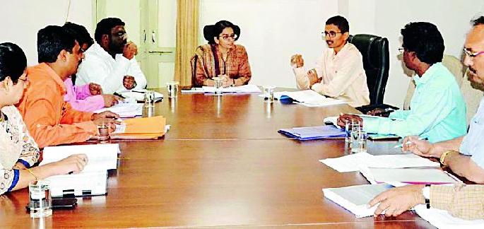 Present the cost report daily | खर्चाचा अहवाल दररोज सादर करा Present the cost report daily | खर्चाचा अहवाल दररोज सादर करा