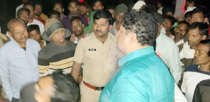 Gardener community president killed in crane crash | क्रेनच्या धडकेत माळी समाज अध्यक्षाचा मृत्यू Gardener community president killed in crane crash | क्रेनच्या धडकेत माळी समाज अध्यक्षाचा मृत्यू