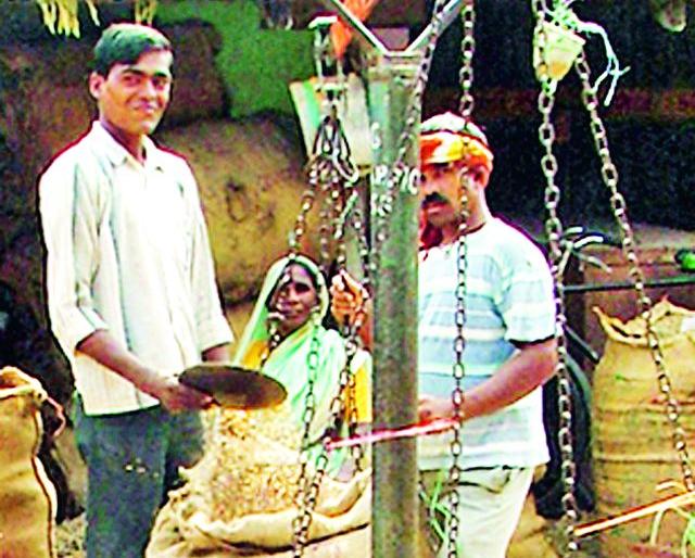 The planning of the Paddy purchase center is wrong | धान खरेदी केंद्राचे नियोजन चुकले The planning of the Paddy purchase center is wrong | धान खरेदी केंद्राचे नियोजन चुकले