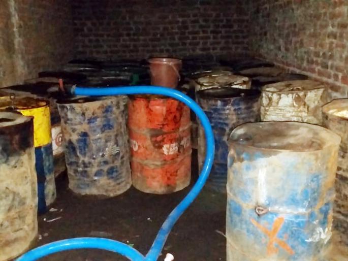  Illegal rocky stocks were seized at Waranga Phata | वारंगा फाटा येथे अवैध रॉकेलसाठा जप्त