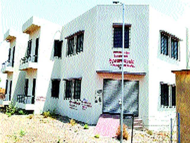 Family Welfare Substance staff waiting | कुटुंब कल्याण उपकेंद्र कर्मचाऱ्यांच्या प्रतीक्षेत Family Welfare Substance staff waiting | कुटुंब कल्याण उपकेंद्र कर्मचाऱ्यांच्या प्रतीक्षेत