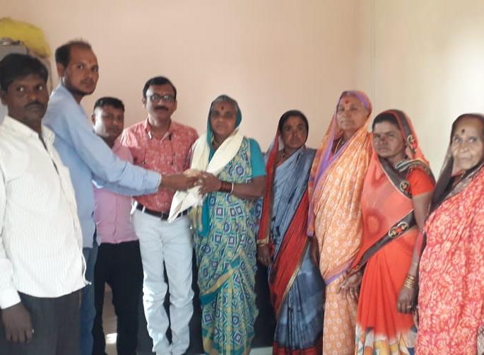 Tarabai Sadgir as Deputy Panch of Naigavhan Gram Panchayat | नायगव्हाण ग्रामपंचायतीच्याउपसरपंचपदी ताराबाई सदगीर Tarabai Sadgir as Deputy Panch of Naigavhan Gram Panchayat | नायगव्हाण ग्रामपंचायतीच्याउपसरपंचपदी ताराबाई सदगीर