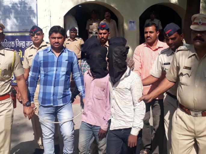 Four Saraiit criminals trap | चार सराईत गुन्हेगार जाळ्यात