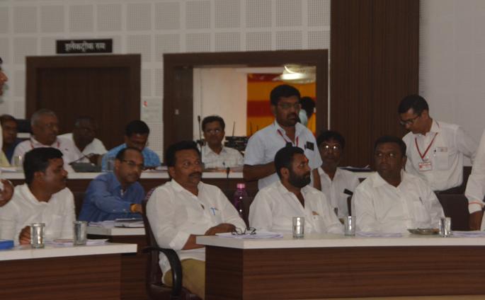 Zip Drain of issue at the anchor ..! | जि.प. सभेत दुष्काळाचा मुद्दा ऐरणीवर..! Zip Drain of issue at the anchor ..! | जि.प. सभेत दुष्काळाचा मुद्दा ऐरणीवर..!