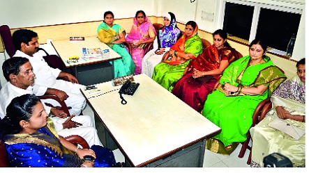 Mayor's candidature tomorrow: Congress-NCP's interviews complete | महापौरपदाचे उमेदवार उद्या निश्चित : कॉँग्रेस-राष्टवादीच्या मुलाखती पूर्ण Mayor's candidature tomorrow: Congress-NCP's interviews complete | महापौरपदाचे उमेदवार उद्या निश्चित : कॉँग्रेस-राष्टवादीच्या मुलाखती पूर्ण