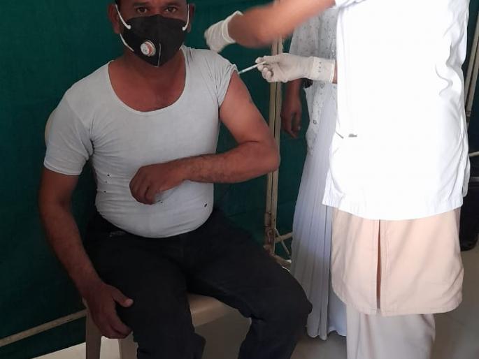 Corona vaccine for 100 health workers | आरोग्य भागातील १०० कर्मचाऱ्यांना कोरोना प्रतिबंधक लस