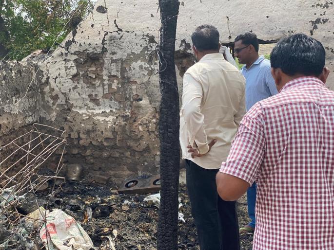 Fire at Dapure damages millions | दापूरे येथे आगीत लाखोचे नुकसान Fire at Dapure damages millions | दापूरे येथे आगीत लाखोचे नुकसान