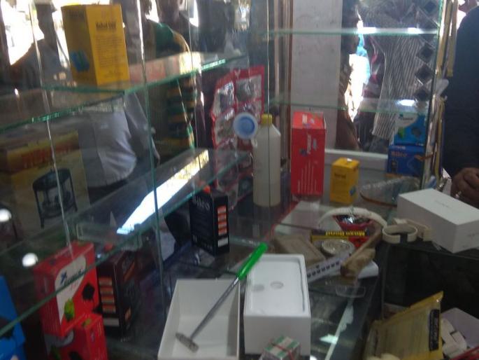 'Inauguration' of new mobile shop by thieves district Nagpur | नागपूर जिल्ह्यात नव्या मोबाईल शॉपीचे चोरानेच केले 'उद्घाटन'