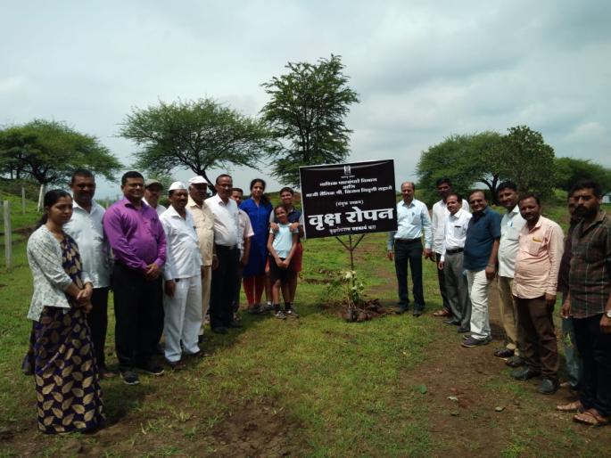 Plantation campaign in the British Darna Dam area | ब्रिटिशकालीन दारणा धरण परिसरात वृक्षारोपण मोहीम Plantation campaign in the British Darna Dam area | ब्रिटिशकालीन दारणा धरण परिसरात वृक्षारोपण मोहीम