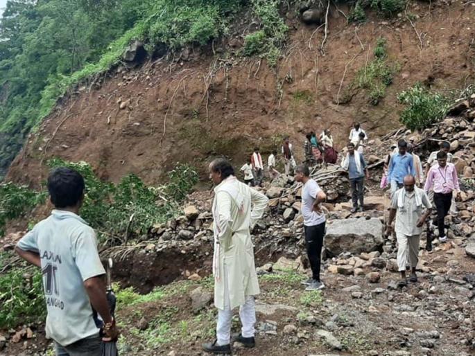 The basic journey to learn the problem | समस्या जाणून घेण्यासाठी केला पायी प्रवास The basic journey to learn the problem | समस्या जाणून घेण्यासाठी केला पायी प्रवास