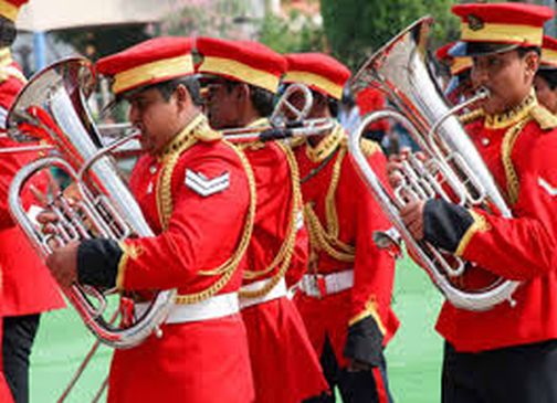 The band drivers in the district finally got permission | जिल्ह्यातील बँड चालकांना अखेर मिळाली परवानगी The band drivers in the district finally got permission | जिल्ह्यातील बँड चालकांना अखेर मिळाली परवानगी