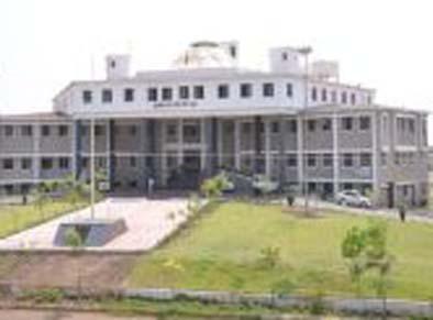 Look at how the chairmen adjust | सभापतींचे समायोजन कसे होते याकडे लक्ष