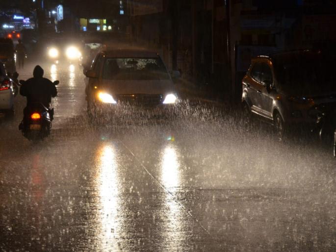 Ten days after the collapse | दहा दिवसांनंतर कोसळल्या सरी Ten days after the collapse | दहा दिवसांनंतर कोसळल्या सरी