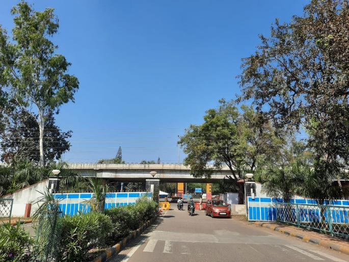 Obstruction of passers-by in Ozar Township Colony | ओझर टाऊनशिप वसाहतीत जाणाऱ्यांचीअडवणुक Obstruction of passers-by in Ozar Township Colony | ओझर टाऊनशिप वसाहतीत जाणाऱ्यांचीअडवणुक