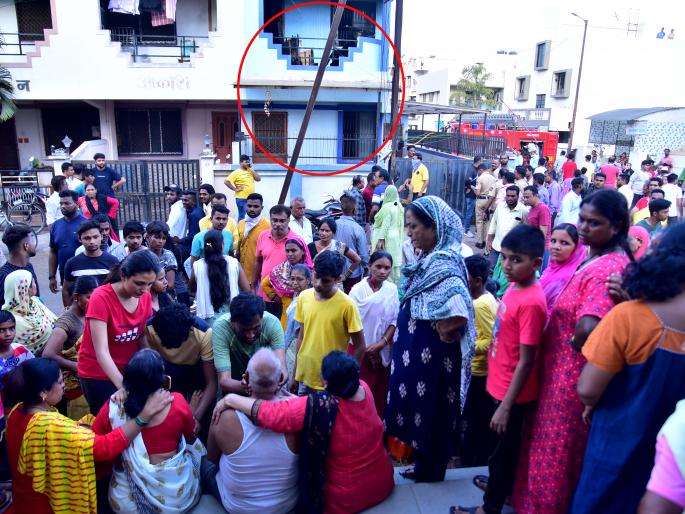 Sunday became the ‘Fire’ War; Young Horplu kills! | रविवार ठरला ‘अग्नि’वार; तरुण होरपळून ठार ! Sunday became the ‘Fire’ War; Young Horplu kills! | रविवार ठरला ‘अग्नि’वार; तरुण होरपळून ठार !