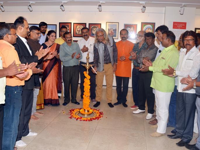 Inauguration of the film exhibition at Nashik Road | नाशिकरोड येथे चित्रप्रदर्शनाचे उद्घाटन Inauguration of the film exhibition at Nashik Road | नाशिकरोड येथे चित्रप्रदर्शनाचे उद्घाटन