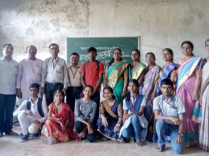 Pimpalgaon High School student first in Taluka level arts festival | तालुका स्तरीय कलाउत्सव स्पर्धेमध्ये पिंपळगाव हायस्कुलचा विद्यार्थी प्रथम Pimpalgaon High School student first in Taluka level arts festival | तालुका स्तरीय कलाउत्सव स्पर्धेमध्ये पिंपळगाव हायस्कुलचा विद्यार्थी प्रथम