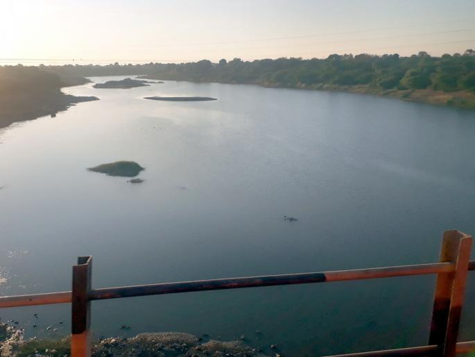 Parbhani: The need for a coagulated water | परभणी : एक दलघमी पाण्याची गरज Parbhani: The need for a coagulated water | परभणी : एक दलघमी पाण्याची गरज