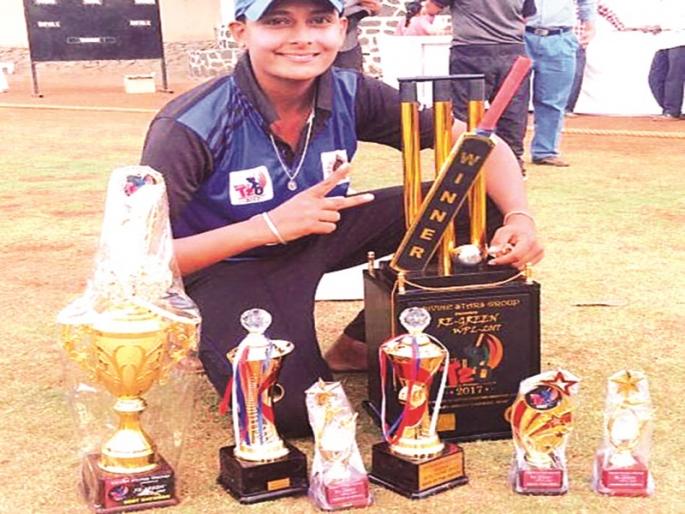 Khemmanar worship of the city in the union of Maharashtra | महाराष्ट्राच्या संघात नगरची पूजा खेमनर Khemmanar worship of the city in the union of Maharashtra | महाराष्ट्राच्या संघात नगरची पूजा खेमनर