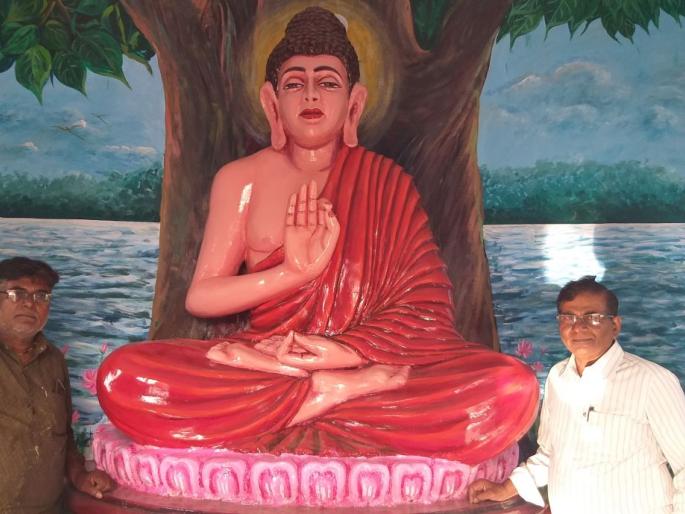 The idol of a five-foot tall high-rise statue in the fireplace | पाचोऱ्यात साकारली साडेपाच फूट उंचीची बुद्ध मूर्ती The idol of a five-foot tall high-rise statue in the fireplace | पाचोऱ्यात साकारली साडेपाच फूट उंचीची बुद्ध मूर्ती