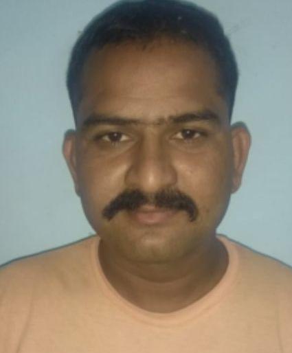 Kidnapping doctor for six lakhs ransom | सहा लाखांच्या खंडणीसाठी अमळनेर येथे डॉक्टरचे अपहरण Kidnapping doctor for six lakhs ransom | सहा लाखांच्या खंडणीसाठी अमळनेर येथे डॉक्टरचे अपहरण