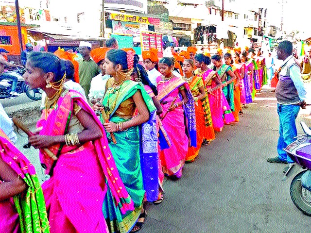 Staged rally for saintly selfless sex | संत निरंकारी समागमसाठी घोटीत रॅली