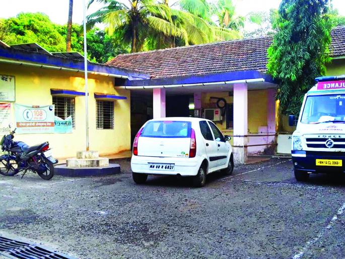 About 61 health centers in Ratnagiri district, about 7 crore rupees needed to be repaired | रत्नागिरी जिल्ह्यातील ६१ आरोग्य केंद्रे मोडकळीस, निवासस्थाने दुरुस्तीसाठी सुमारे ७ कोटी रुपयांची आवश्यकता About 61 health centers in Ratnagiri district, about 7 crore rupees needed to be repaired | रत्नागिरी जिल्ह्यातील ६१ आरोग्य केंद्रे मोडकळीस, निवासस्थाने दुरुस्तीसाठी सुमारे ७ कोटी रुपयांची आवश्यकता