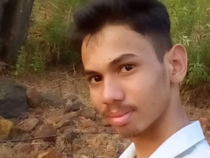 Kidnapping of school students in Khed, kidnapping of accused against abductors | खेडमध्ये शालेय विद्यार्थ्यांचे अपहरण,आरोपींविरुद्ध गुन्हा दाखल