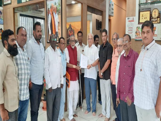 Maharashtra should take a strong stand on the Almatti dam issue, All Party Action Committee gave a statement to MLA Sudhir Gadgil | अलमट्टी धरणप्रश्नी महाराष्ट्राने भक्कमपणे बाजू मांडावी, सर्वपक्षीय कृती समितीने आमदार गाडगीळांना दिले निवेदन Maharashtra should take a strong stand on the Almatti dam issue, All Party Action Committee gave a statement to MLA Sudhir Gadgil | अलमट्टी धरणप्रश्नी महाराष्ट्राने भक्कमपणे बाजू मांडावी, सर्वपक्षीय कृती समितीने आमदार गाडगीळांना दिले निवेदन