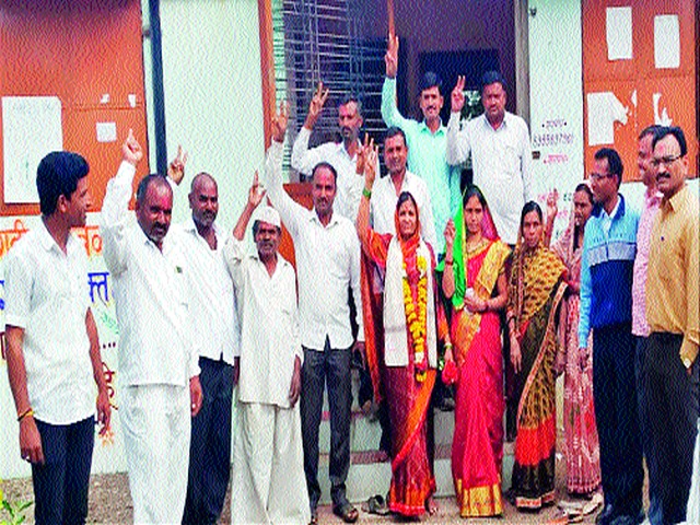 Chaghaibai Chavan as sarpanch of Sangwi | सांगवीच्या सरपंचपदी परिघाबाई चव्हाण